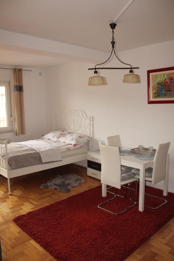 Studio Apartman Ivano Apartamento Ðakovo Exterior foto
